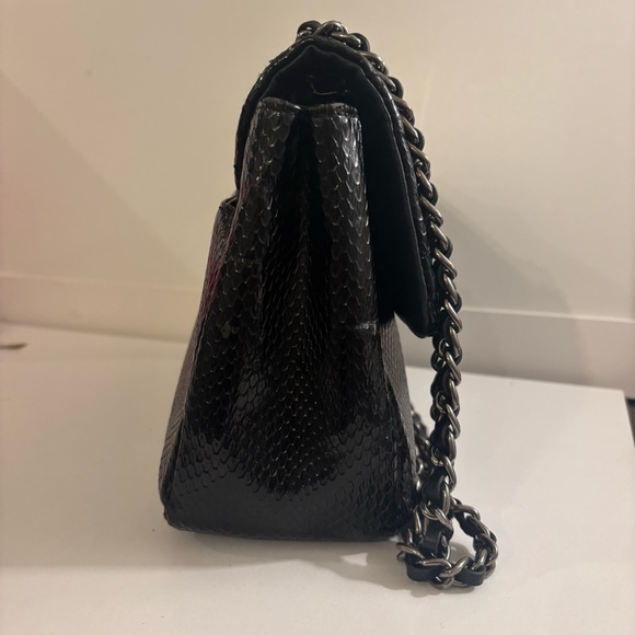 KARL LAGERFELD Paris Agyness shoulder Bag with Silver Tone Chain Straps - Picture 3 of 12